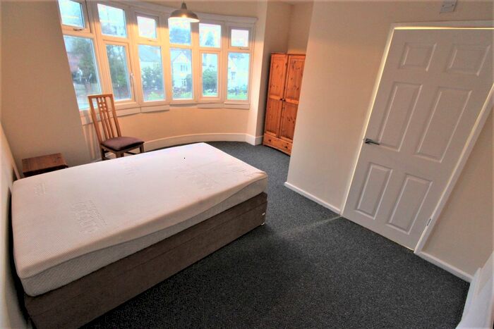 5 Bedroom Semi-Detached House To Rent In Fletchamstead Highway, Coventry CV4