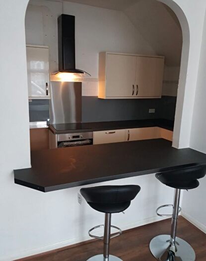 2 Bedroom Flat To Rent In Merton Road, London, SW19