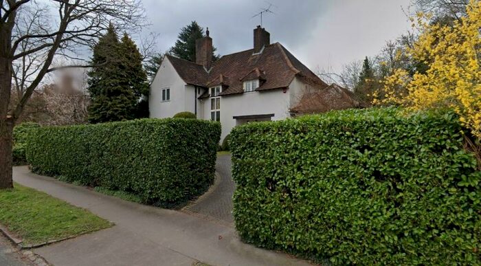 5 Bedroom House To Rent In Manor Way South Croydon, CR2