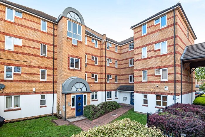 1 Bedroom Flat To Rent In Transom Close, Surrey Docks, SE16