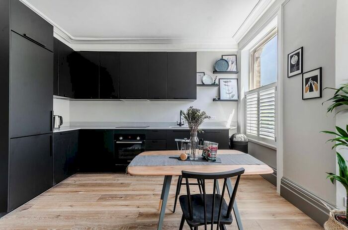 1 Bedroom Flat To Rent In Netherwood Road, Brook Green, London, W14