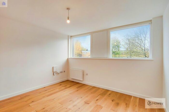 1 Bedroom Flat To Rent In Regent House, The Gore, Basildon, SS14