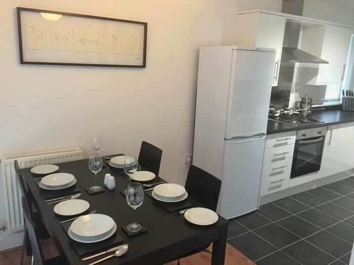 2 Bedroom Flat To Rent In Eccles Old Road, Salford M6