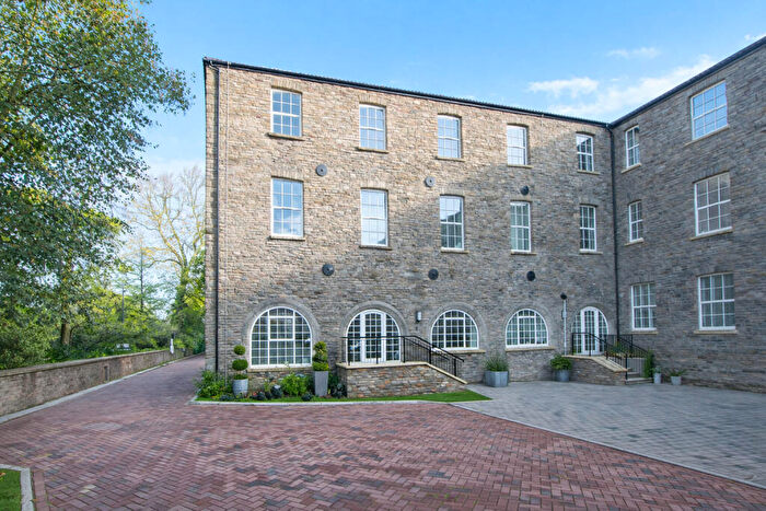 2 Bedroom Flat To Rent In Captains House, Captains Gardens, BS16