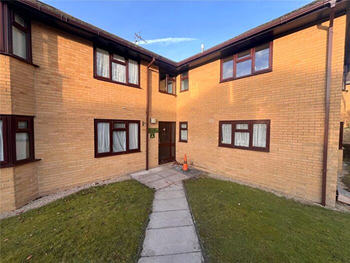 2 Bedroom Flat To Rent In Coldharbour Court Micheldever Road, Andover, Hampshire, SP10