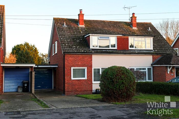3 Bedroom Semi Detached House For Sale In Appletree Lane, Spencers Wood, Reading, Berkshire, RG7