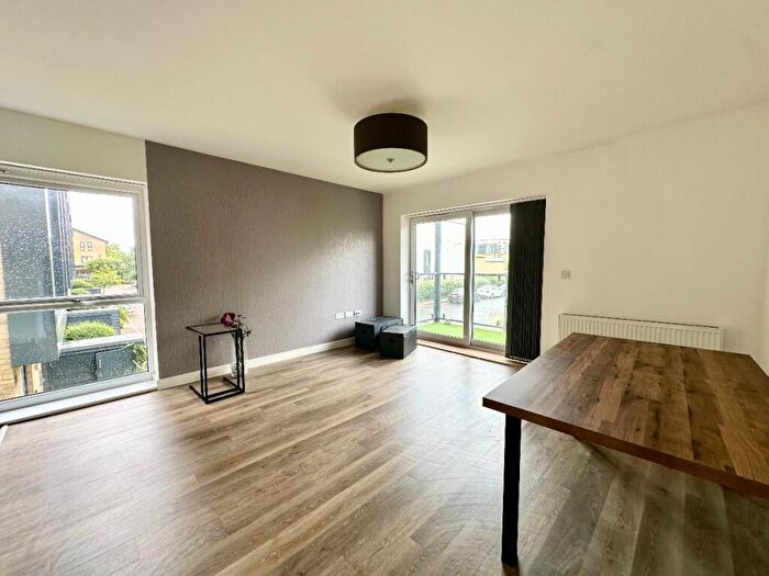 2 Bedroom Flat For Sale In Flat, Azalea Lodge, Romford, RM3
