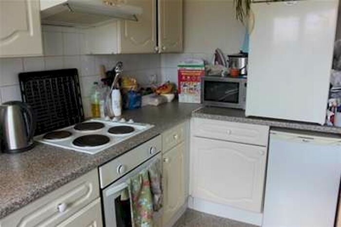 1 Bedroom Flat To Rent In Bellfield, Forestdale CR0