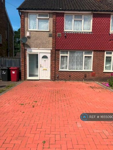 3 Bedroom Semi-Detached House To Rent In Coleridge Crescent, Slough, SL3
