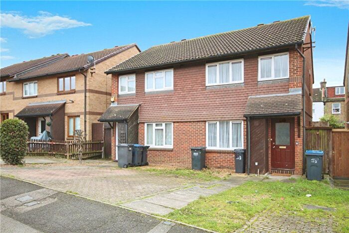 3 Bedroom Semi-Detached House To Rent In Anthony Road, London, SE25