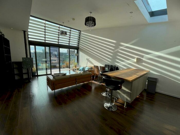 2 Bedroom Apartment To Rent In Cable House, Cheapside, L2