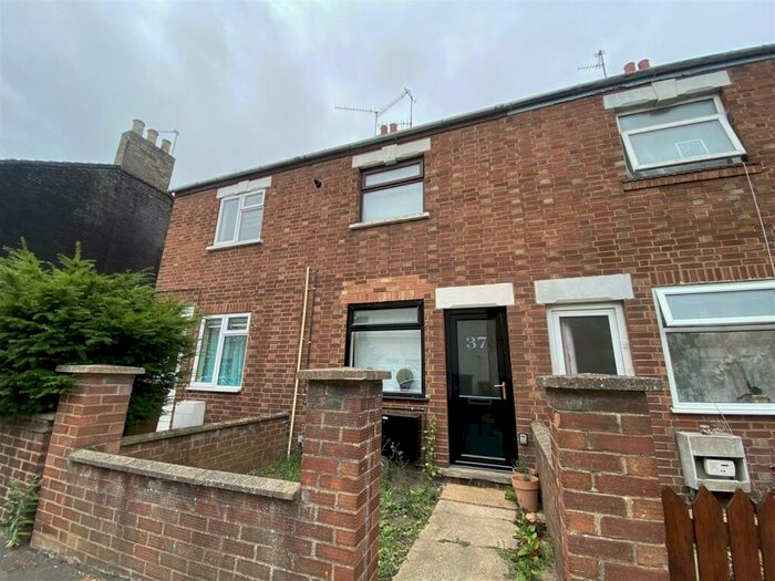 3 Bedroom House To Rent In Whitsed Street, Peterborough, PE1