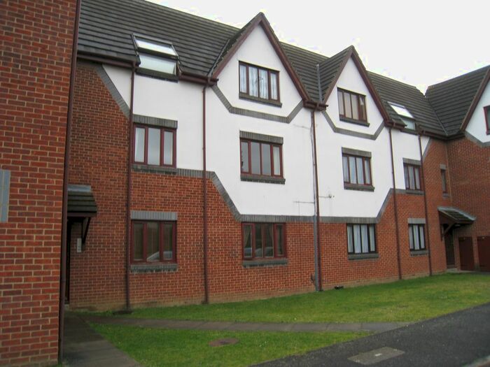 Studio To Rent In Allington Close, Greenford UB6