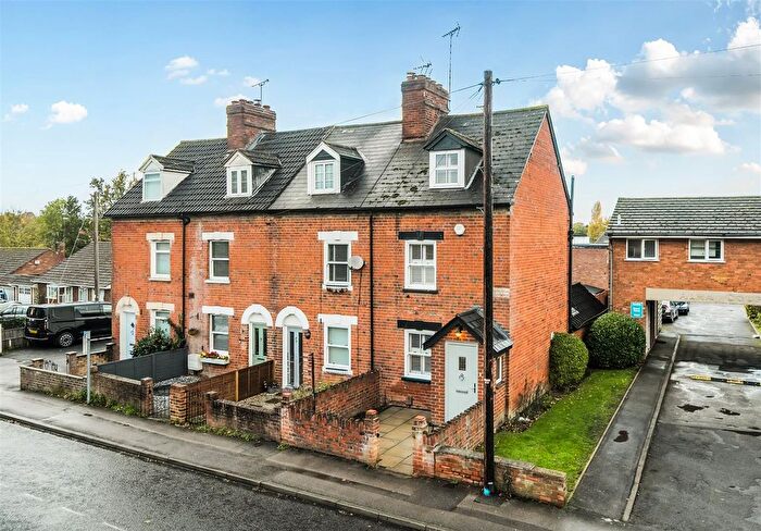 3 Bedroom End Terrace House For Sale In Barkham Road, Wokingham, Berkshire, RG41