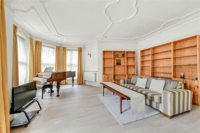 4 Bedroom Flat To Rent In Finchley Road, London, NW3