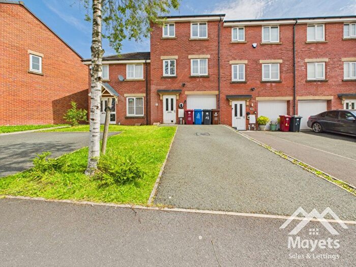 4 Bedroom Terraced House To Rent In Kirkland Close, Blackburn, BB1