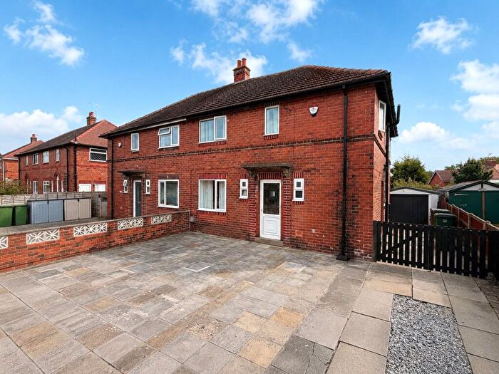 4 Bedroom Semi-Detached House For Sale In Oak Avenue, Garforth, LS25