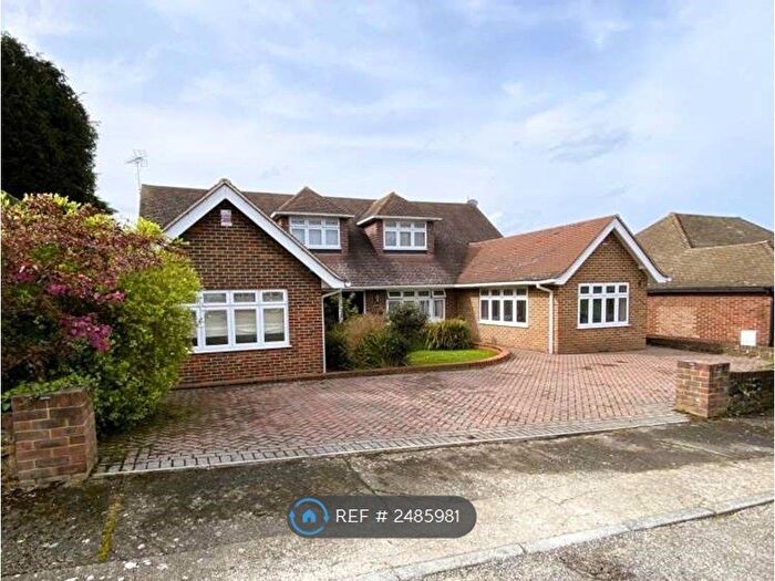 6 Bedroom Detached House To Rent In The Yews, Gravesend, DA12