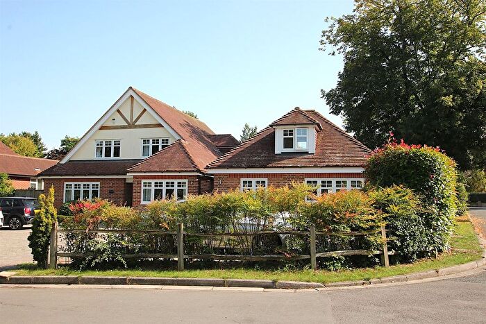 6 Bedroom Detached House For Sale In Wonford Close, Walton On The Hill, Tadworth, KT20