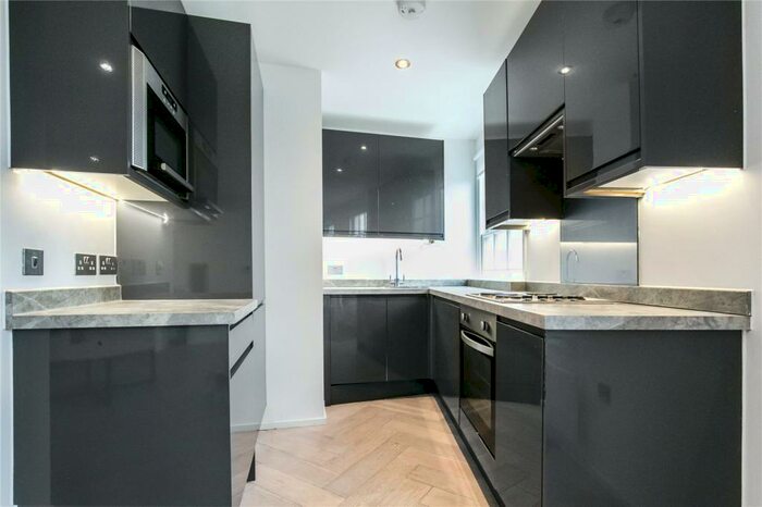 2 Bedroom Apartment To Rent In Chilton Street, London, Uk, E2