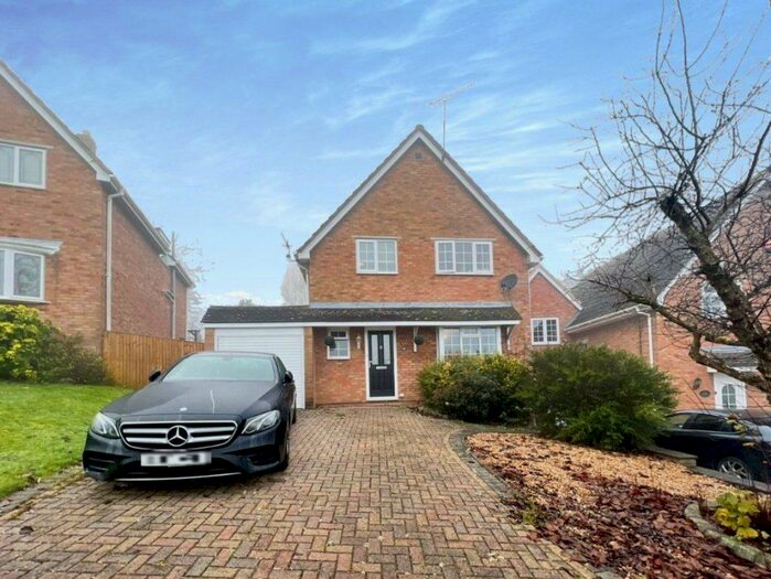 Houses for sale & to rent in SN25 1PS, White Eagle Road, Priory Vale