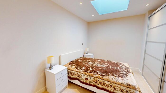 2 Bedroom Flat For Sale In Western Road, City Centre, Brighton, BN1
