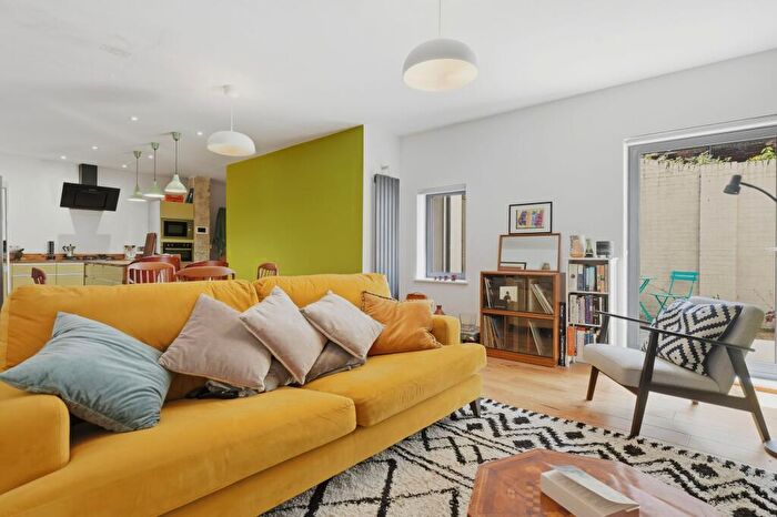 2 Bedroom Flat For Sale In Church Road, Redfield, BS5