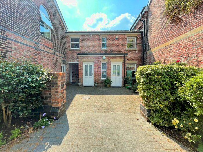 2 Bedroom Flat To Rent In Torkington Manor, Torkington Road, Hazel Grove SK7