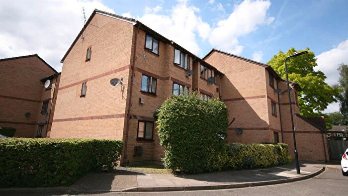 1 Bedroom Flat For Sale In Harewood Terrace, Norwood Green, UB2