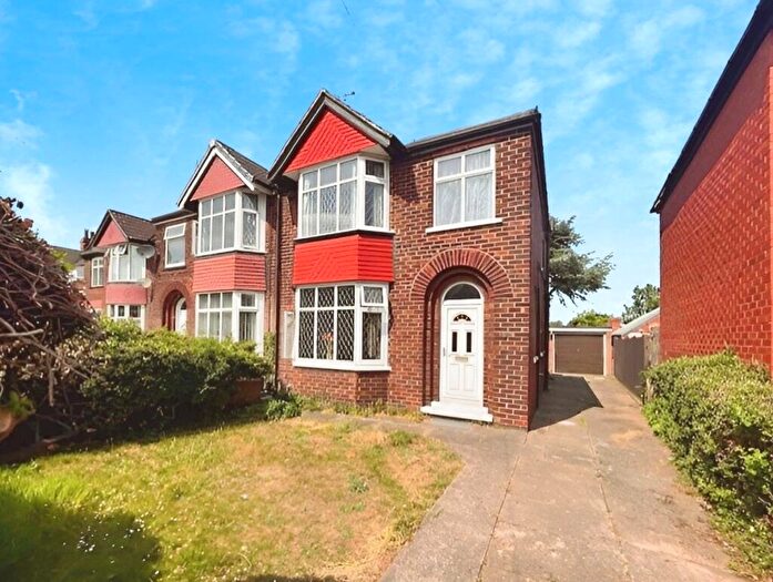 3 Bedroom Semi-Detached House To Rent In Bushfield Road, Scunthorpe, Lincolnshire, DN16
