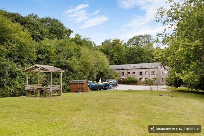 2 Bedroom Barn Conversion For Sale In Higher Exeter Road, Teignmouth, TQ14