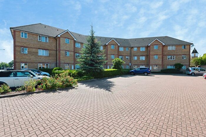 2 Bedroom Flat For Sale In Rectory Road, Grays, RM17