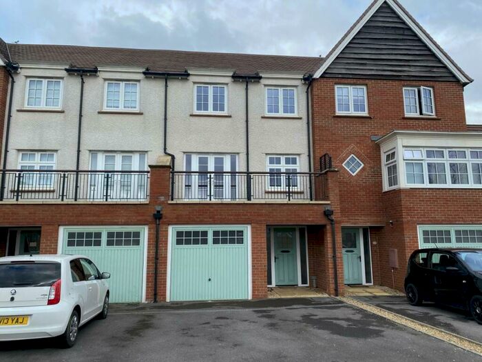 4 Bedroom Town House To Rent In Great Clover Leaze, Cheswick Village, Bristol, BS16