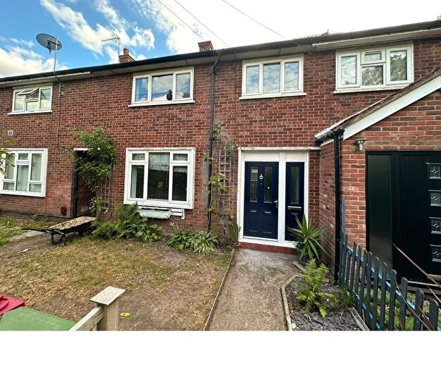 3 Bedroom Terraced House To Rent In Harrow Road, Slough, Berkshire, SL3