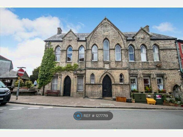 3 Bedroom Flat To Rent In Bond House, St. Columb TR9
