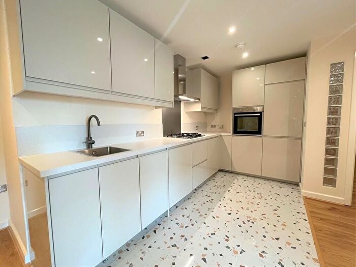 1 Bedroom Flat To Rent In Queensway, Croydon, CR0