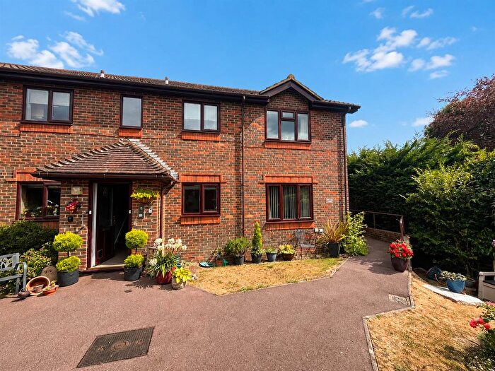 2 Bedroom Flat For Sale In Alexandra Road, Heathfield, TN21