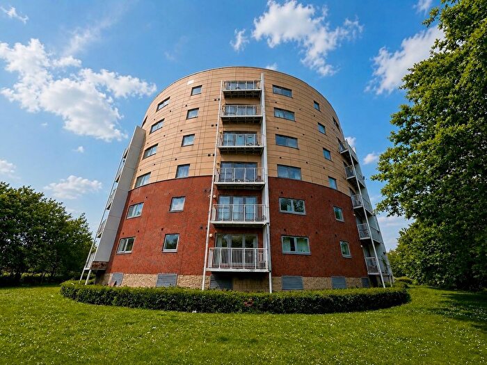 2 Bedroom Flat To Rent In Staverton Grove, Milton Keynes, MK10