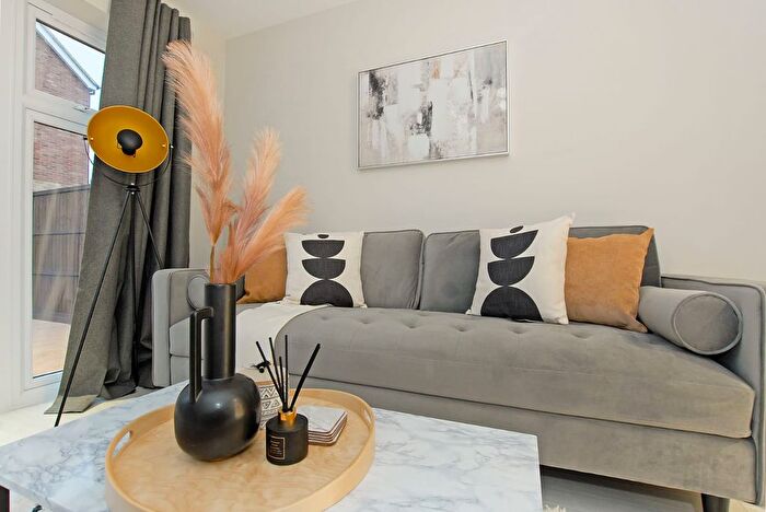 4 Bedroom Terraced House To Rent In Buddleia View, Houghton Regis, LU5