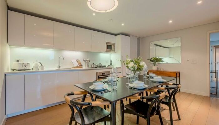3 Bedroom Flat To Rent In Merchant Square East, London, W2