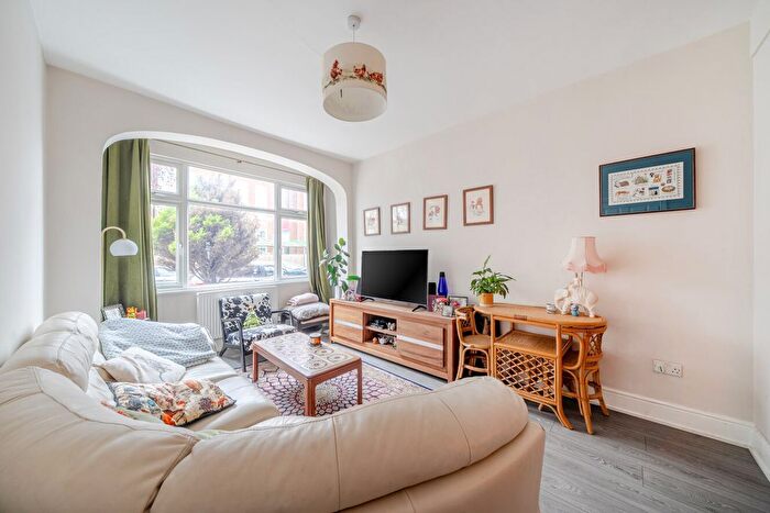 4 Bedroom Terraced House For Sale In Gunton Road, Tooting, London, SW17