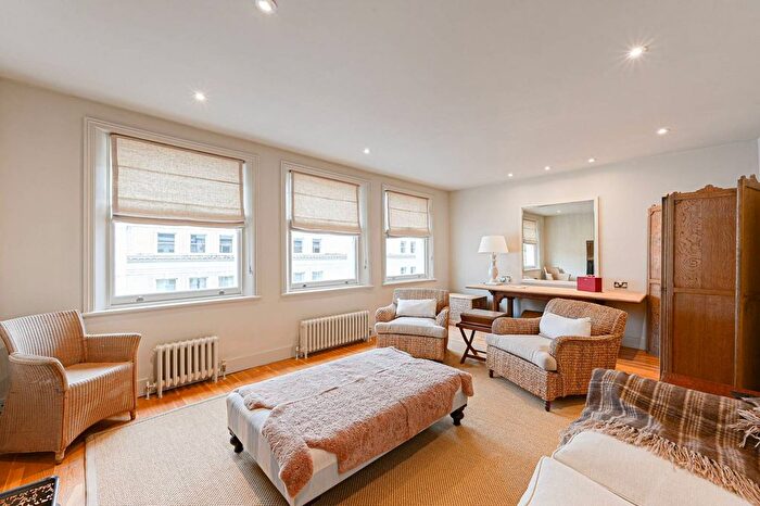 1 Bedroom Flat For Sale In De Vere Gardens, South Kensington, London, W8