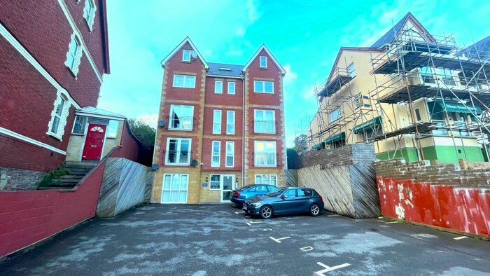 1 Bedroom Flat To Rent In Bluewood House, A Chepstow Road, Newport, NP19