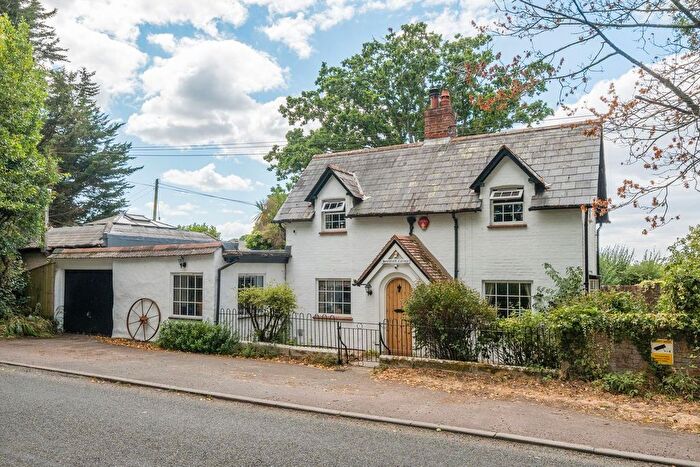 4 Bedroom Detached House For Sale In Forest Road, Bransgore, Christchurch, BH23