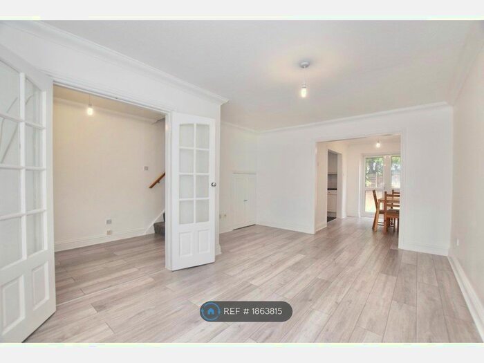 3 Bedroom End Of Terrace House To Rent In St. Pauls Close, London, W5