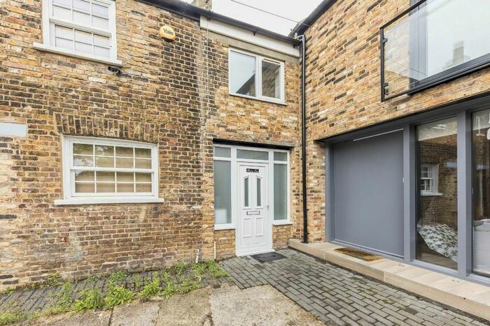 2 Bedroom Property To Rent In Theodore Road, London, SE13