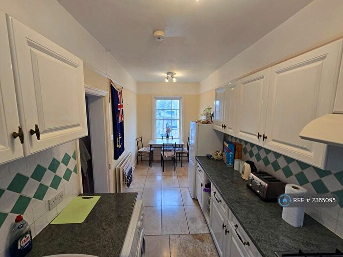 2 Bedroom Flat To Rent In Broad Street, Deal, CT14