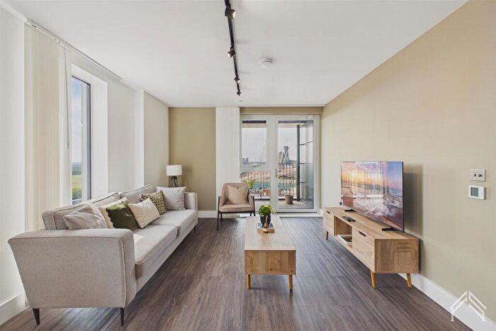 2 Bedroom Apartment To Rent In Water Way, North Kensington London, NW10