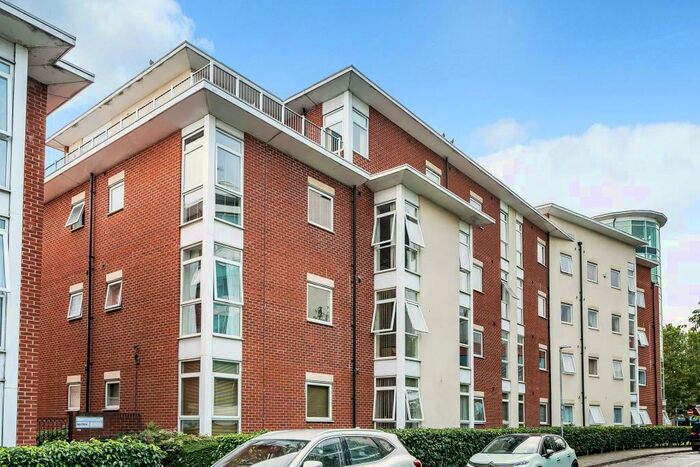 2 Bedroom Apartment To Rent In Kerr Place, Aylesbury, HP21