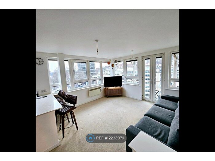 2 Bedroom Flat To Rent In St. Giles Court, Bristol, BS1